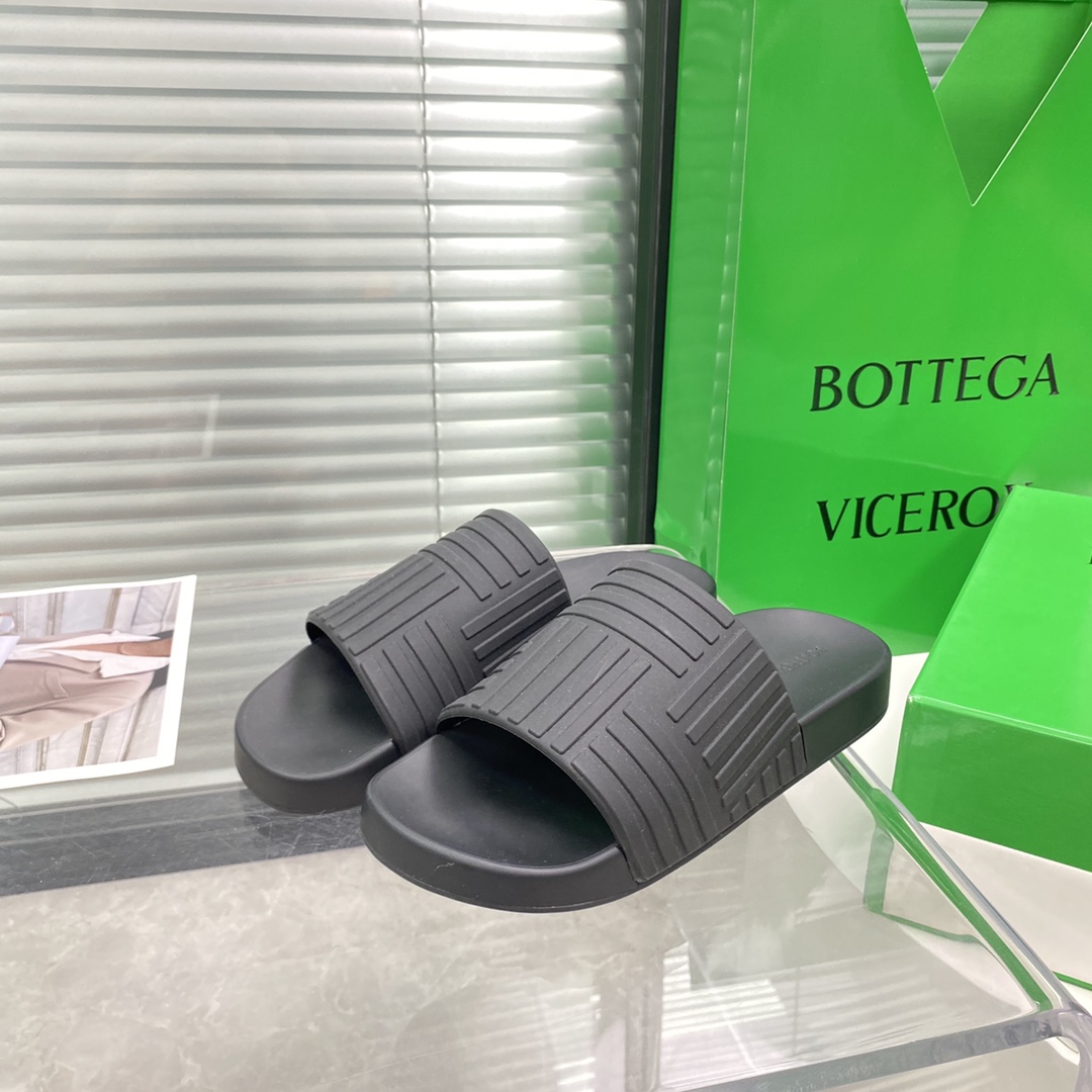 Bottega Veneta Rubber slides - PerfectKickZ