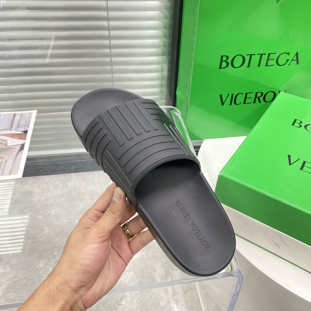 Bottega Veneta Rubber slides - PerfectKickZ