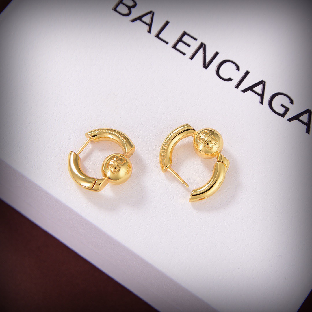 Balenciaga Cut Ear Cuff - PerfectKickZ