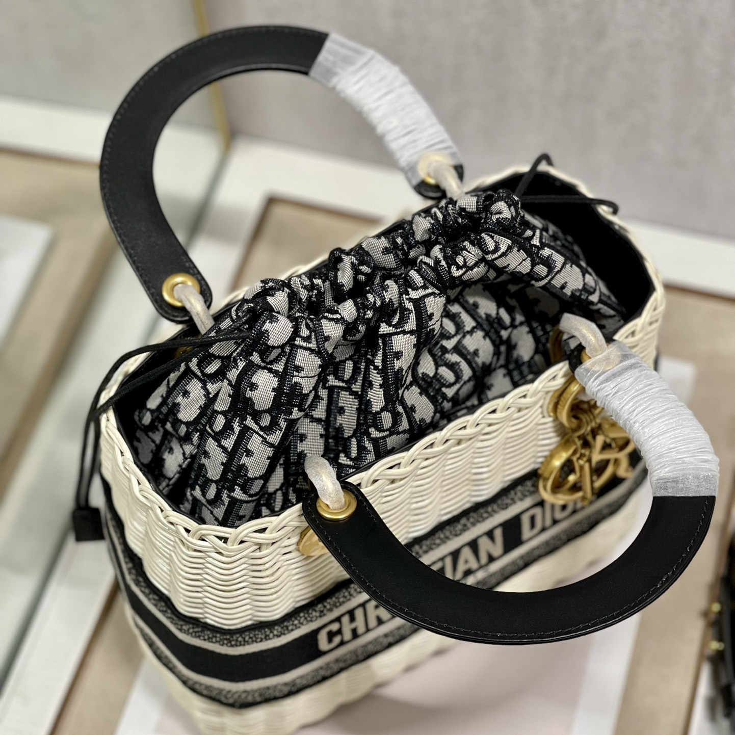 Dior Medium Lady Dior Bag(24-20-11cm) - PerfectKickZ
