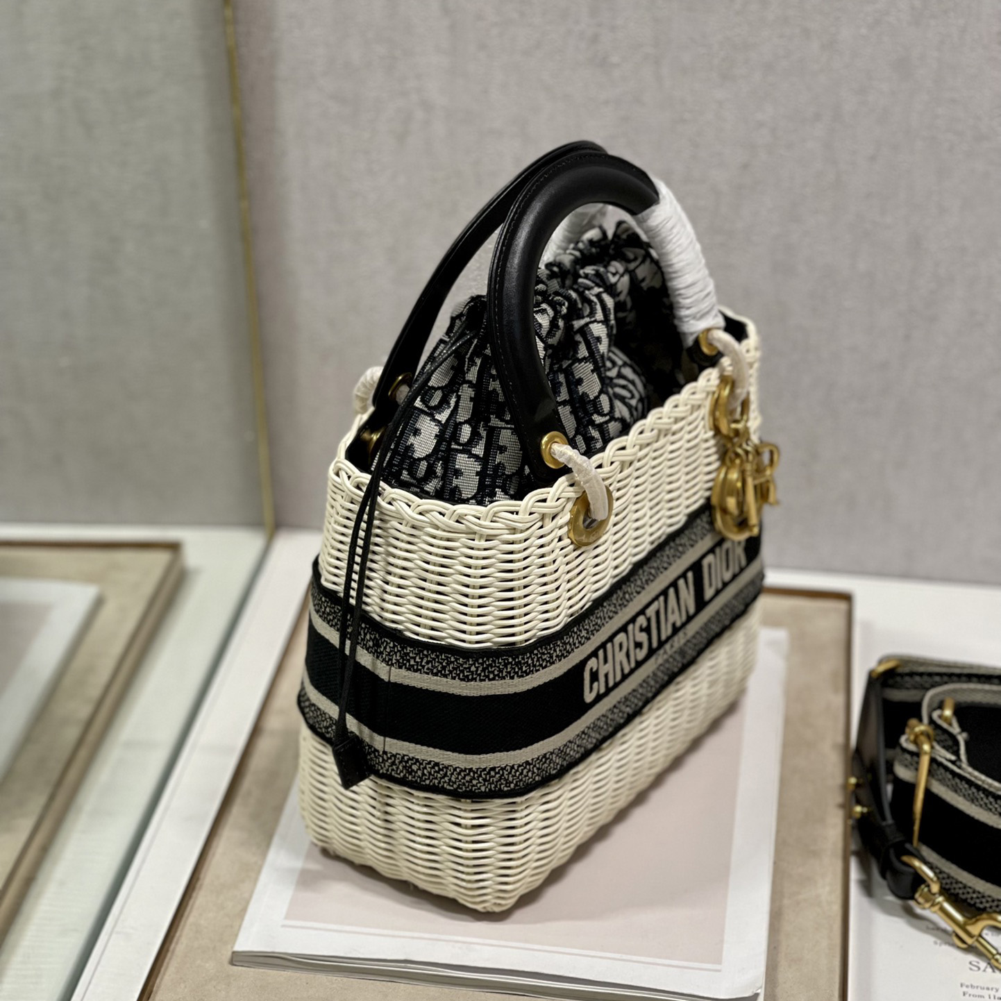 Dior Medium Lady Dior Bag(24-20-11cm) - PerfectKickZ