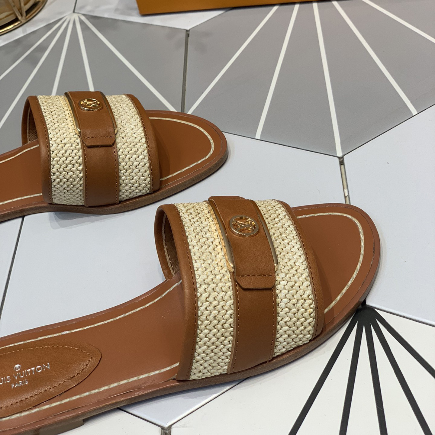 Louis Vuitton Lock It Flat Mule   1AA1A6 - PerfectKickZ