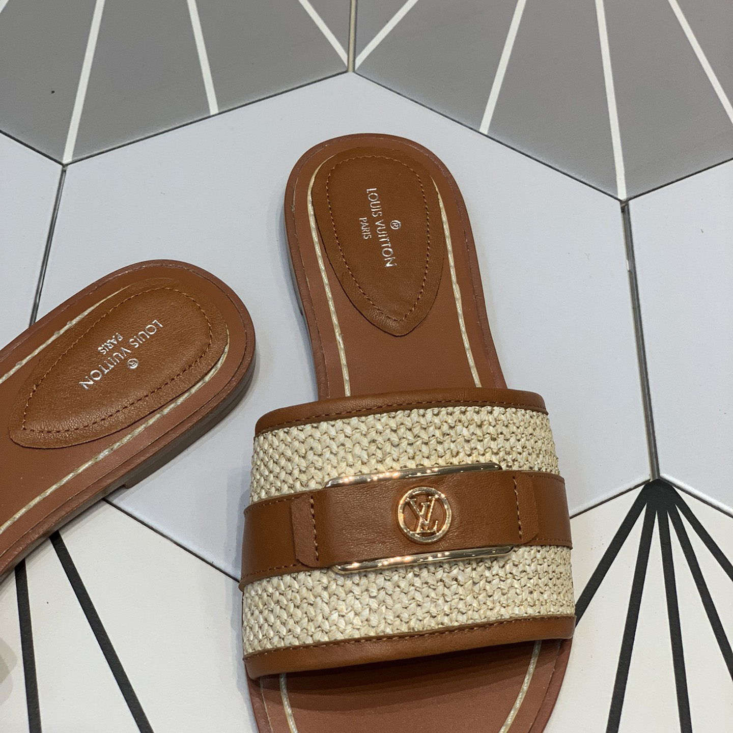 Louis Vuitton Lock It Flat Mule   1AA1A6 - PerfectKickZ