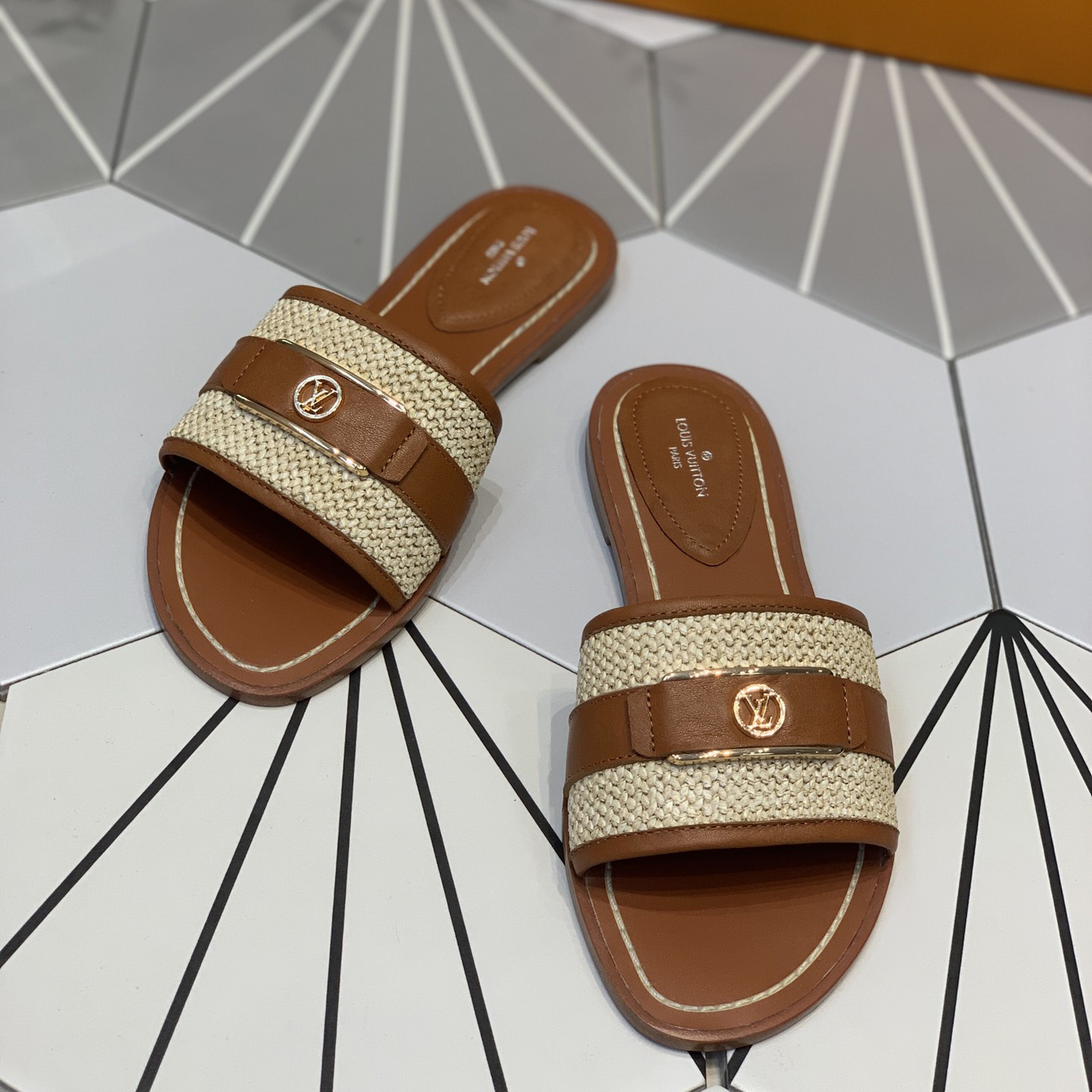 Louis Vuitton Lock It Flat Mule   1AA1A6 - PerfectKickZ