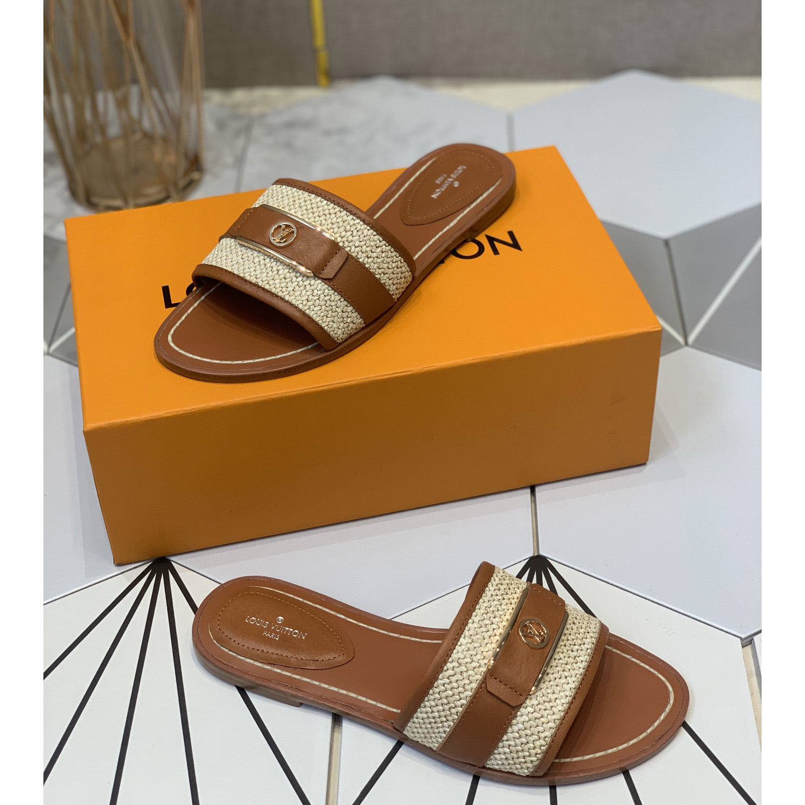 Louis Vuitton Lock It Flat Mule   1AA1A6 - PerfectKickZ