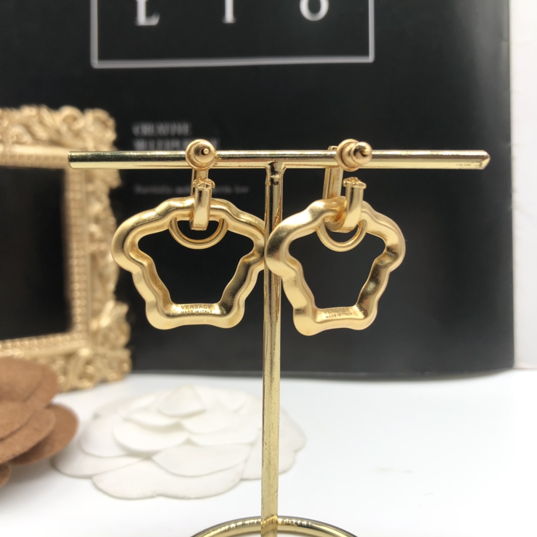 Versace La Medusa Curve Earrings - PerfectKickZ