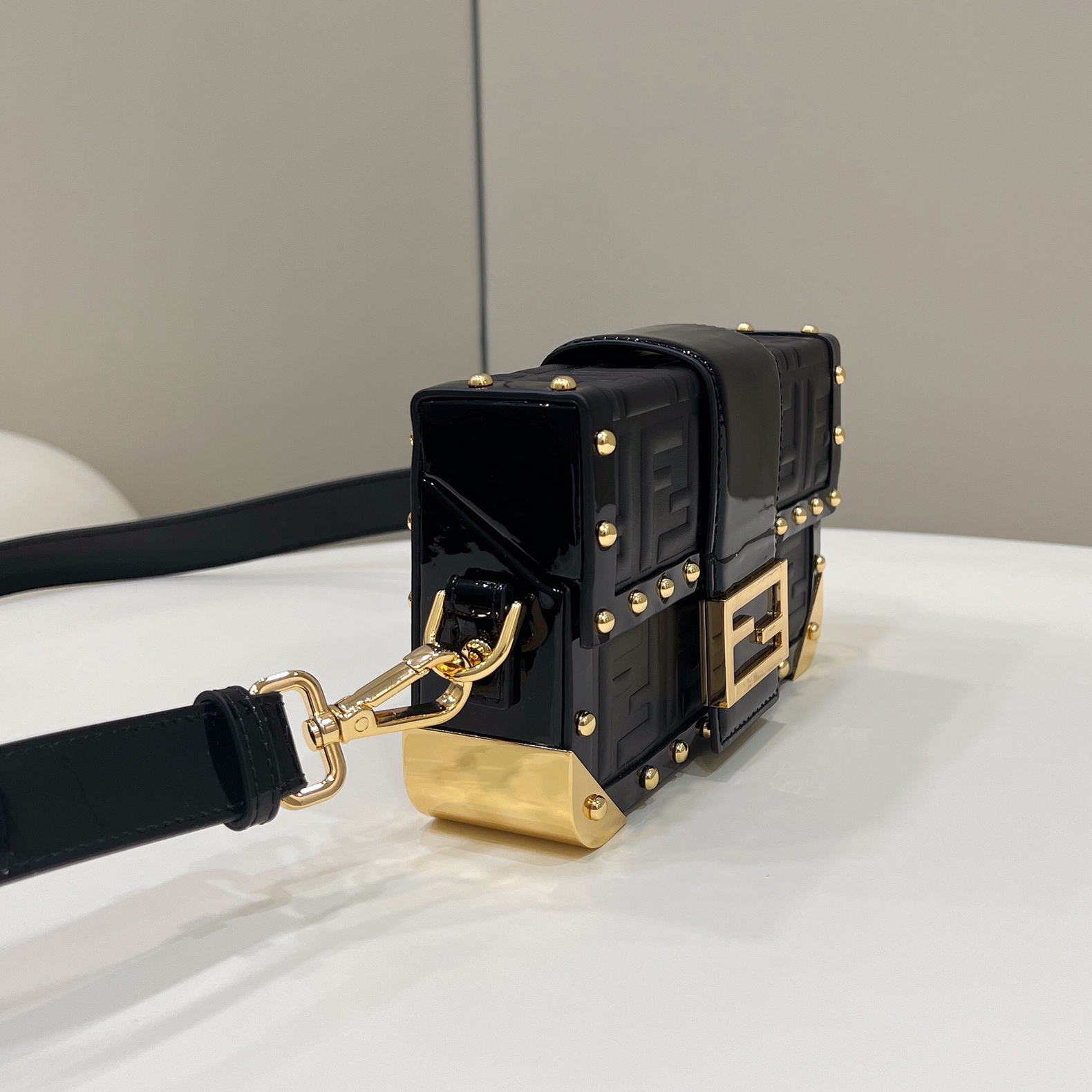Fendi Baguette Trunk Mini Black Leather Bag(18.5-11.5-5cm) - 