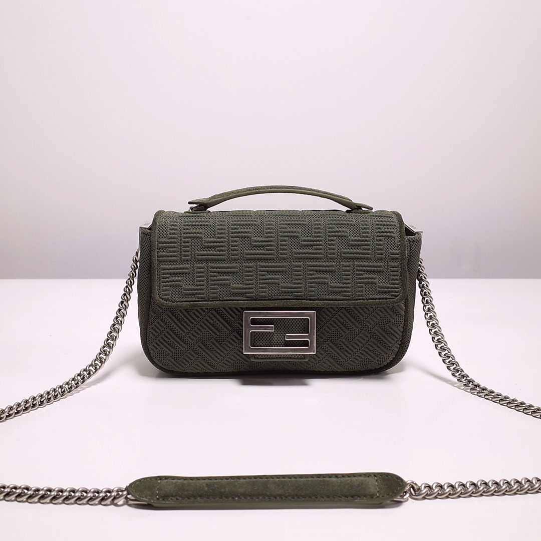 Fendi Iconic Medium Baguette Bag With Chain  (24-14.5-7CM)   8BR793 - PerfectKickZ