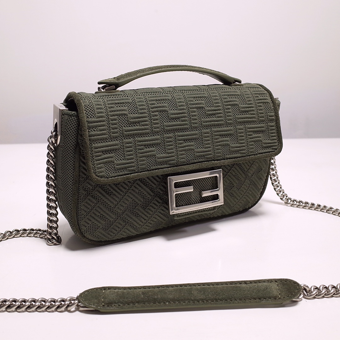 Fendi Iconic Medium Baguette Bag With Chain  (24-14.5-7CM)   8BR793 - PerfectKickZ