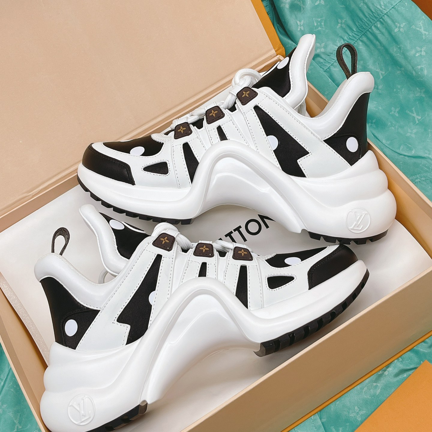 Louis Vuitton LV Archlight Sneaker    - PerfectKickZ