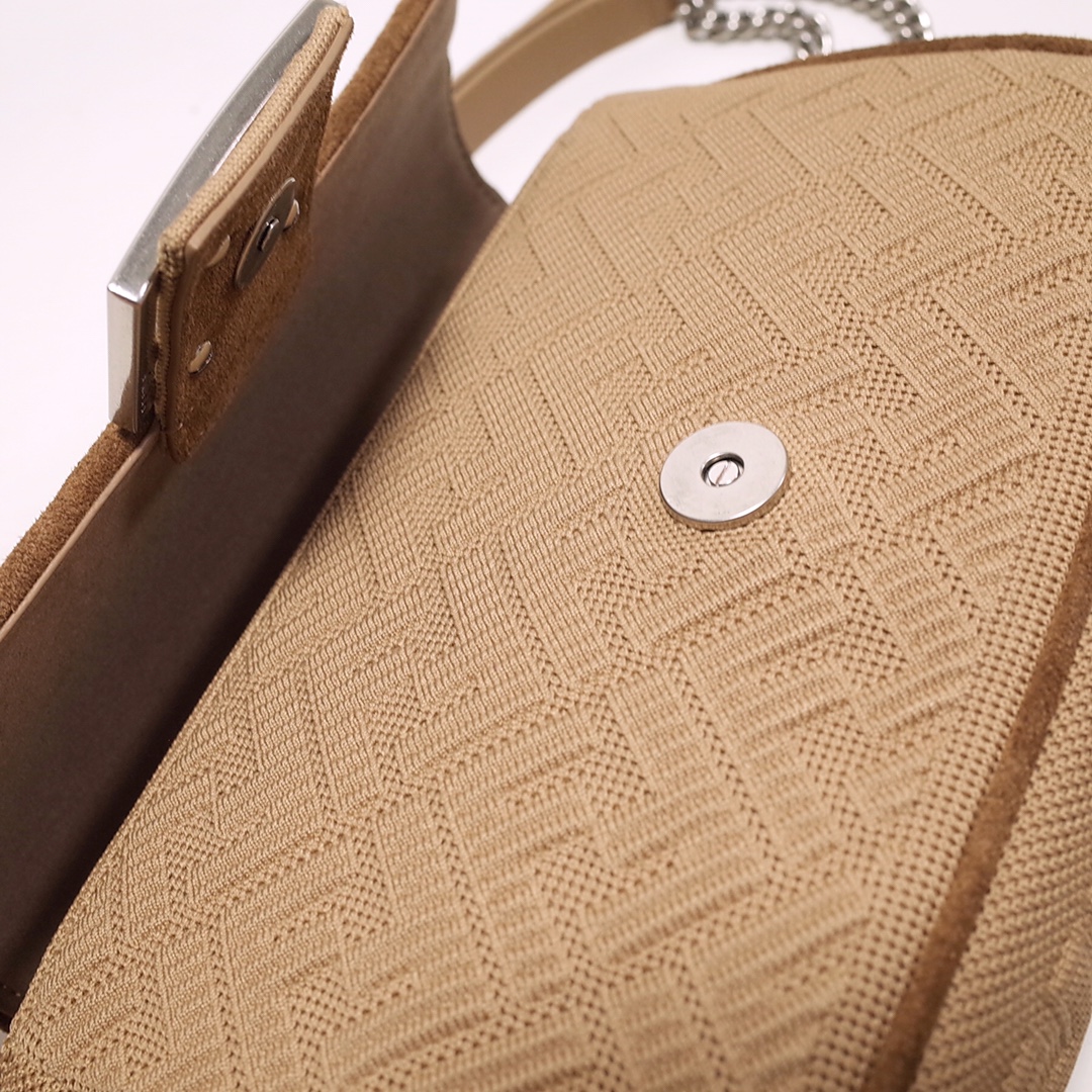 Fendi Iconic Medium Baguette Bag With Chain  (24-14.5-7CM)   8BR793 - PerfectKickZ