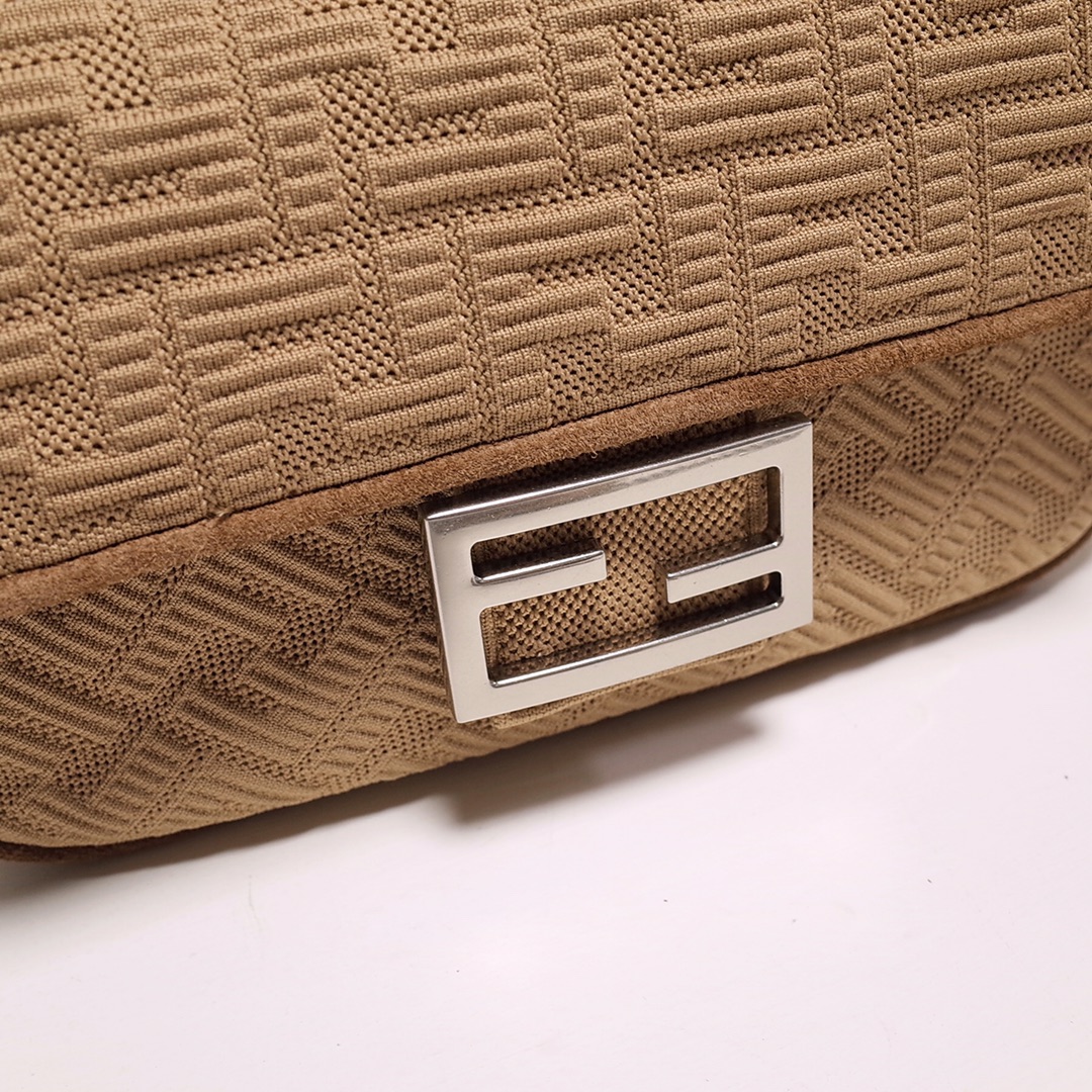 Fendi Iconic Medium Baguette Bag With Chain  (24-14.5-7CM)   8BR793 - PerfectKickZ