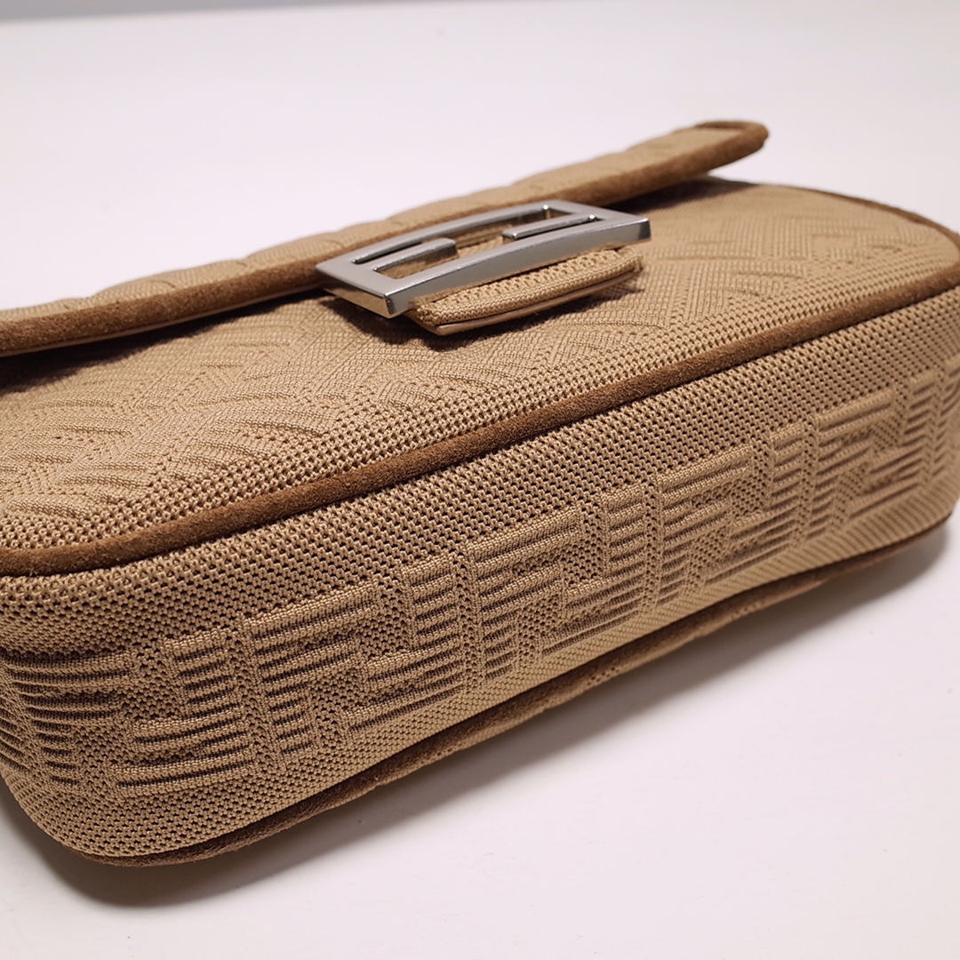 Fendi Iconic Medium Baguette Bag With Chain  (24-14.5-7CM)   8BR793 - PerfectKickZ