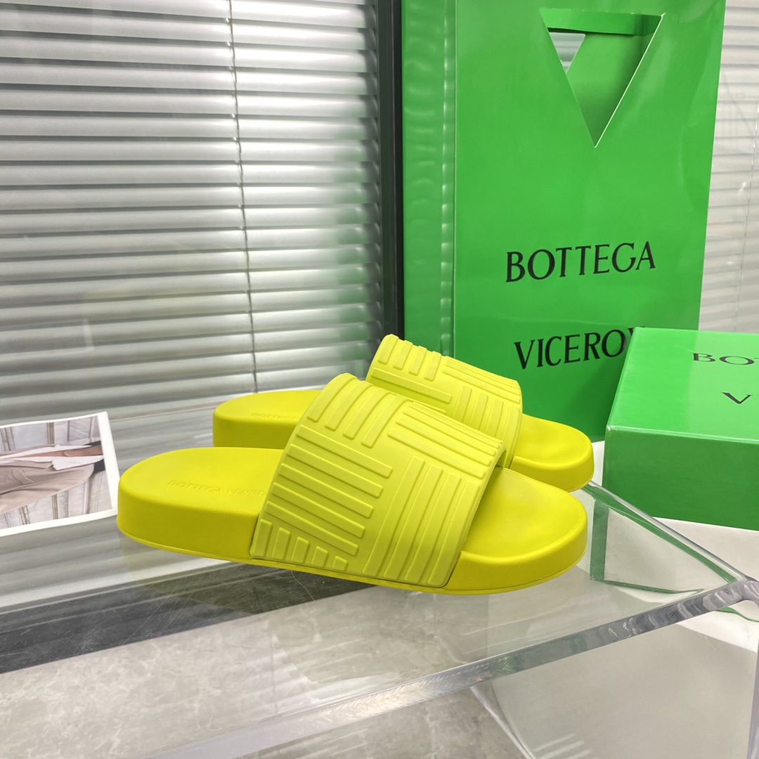 Bottega Veneta Rubber slides - PerfectKickZ