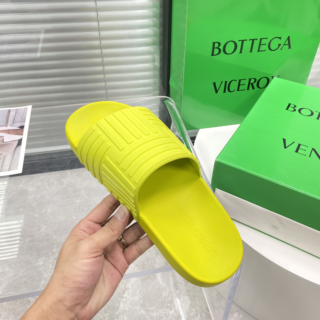Bottega Veneta Rubber slides - PerfectKickZ