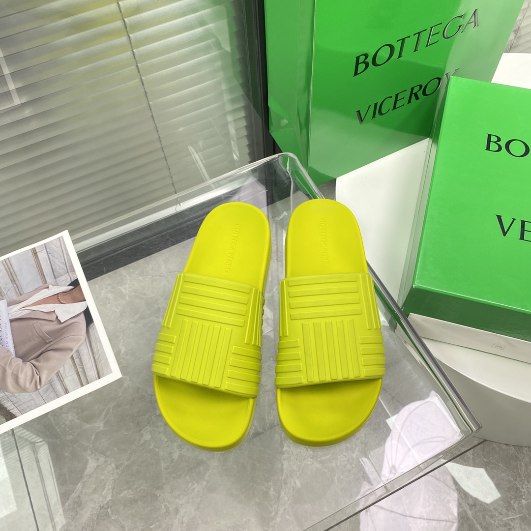 Bottega Veneta Rubber slides - PerfectKickZ