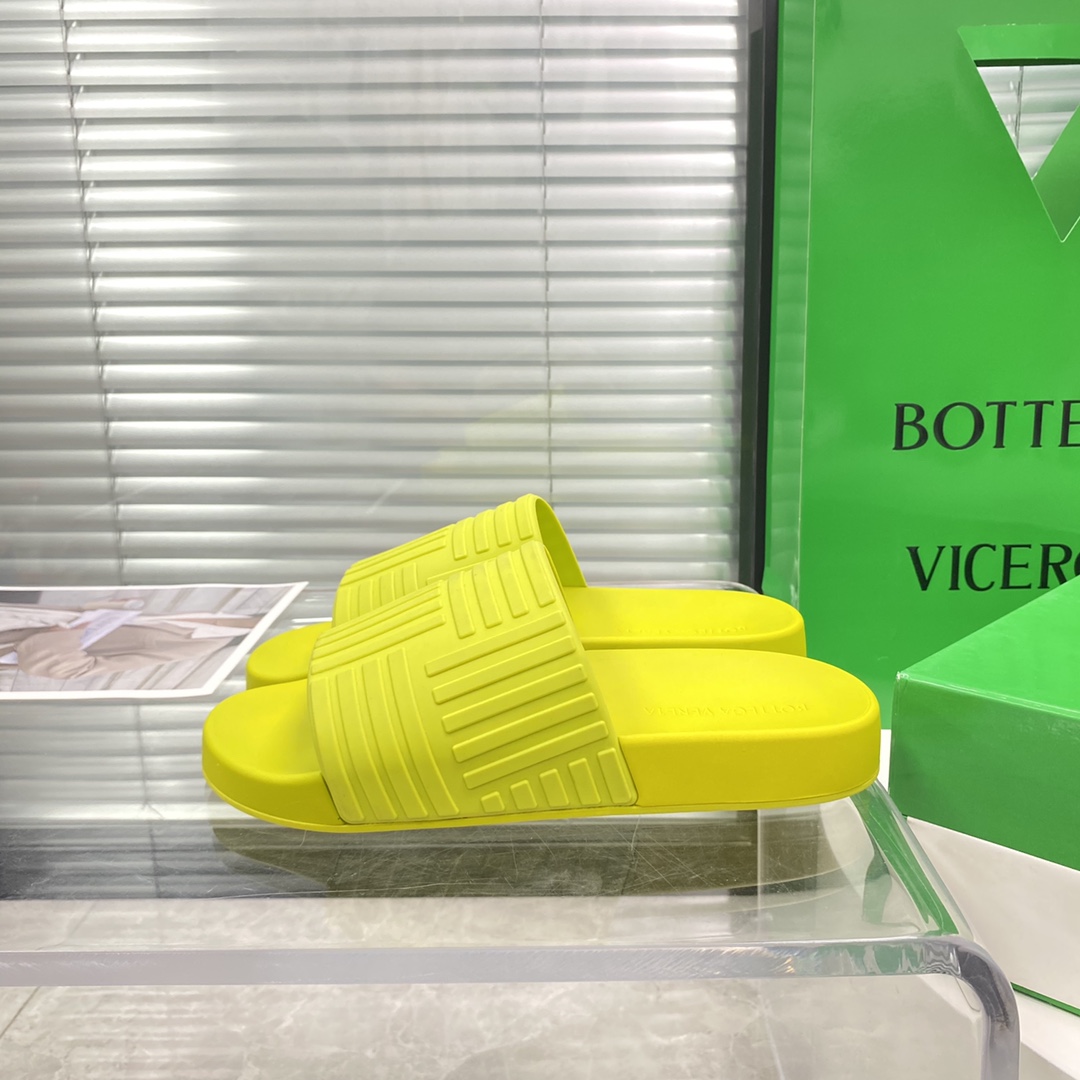 Bottega Veneta Rubber slides - PerfectKickZ