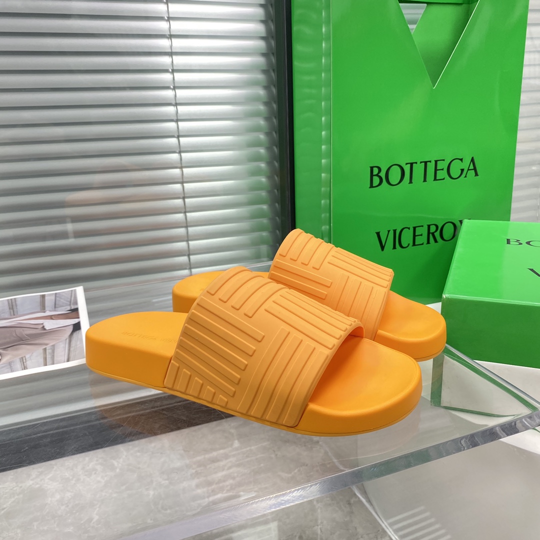 Bottega Veneta Rubber slides - PerfectKickZ