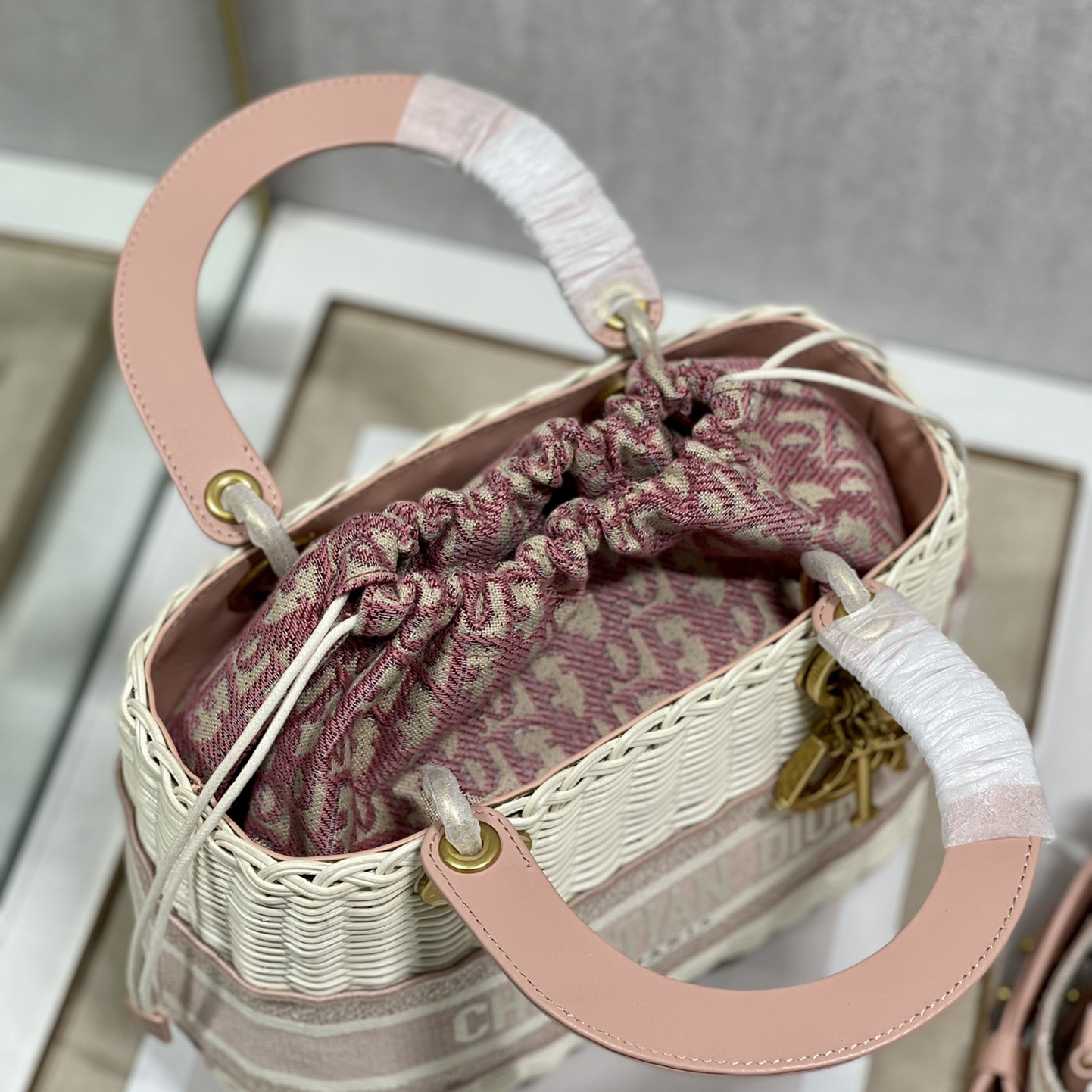 Dior Medium Lady Dior Bag(24-20-11cm) - PerfectKickZ