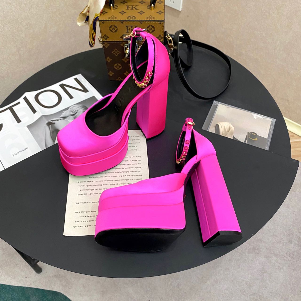 Versace Medusa Aevitsa Platform Pumps(15.5cm) - PerfectKickZ