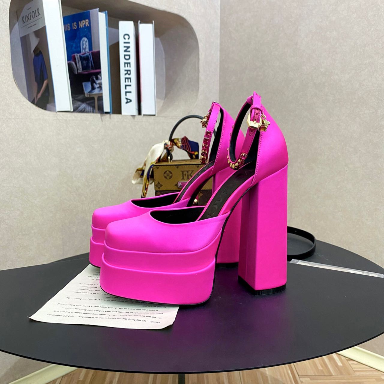 Versace Medusa Aevitsa Platform Pumps(15.5cm) - PerfectKickZ