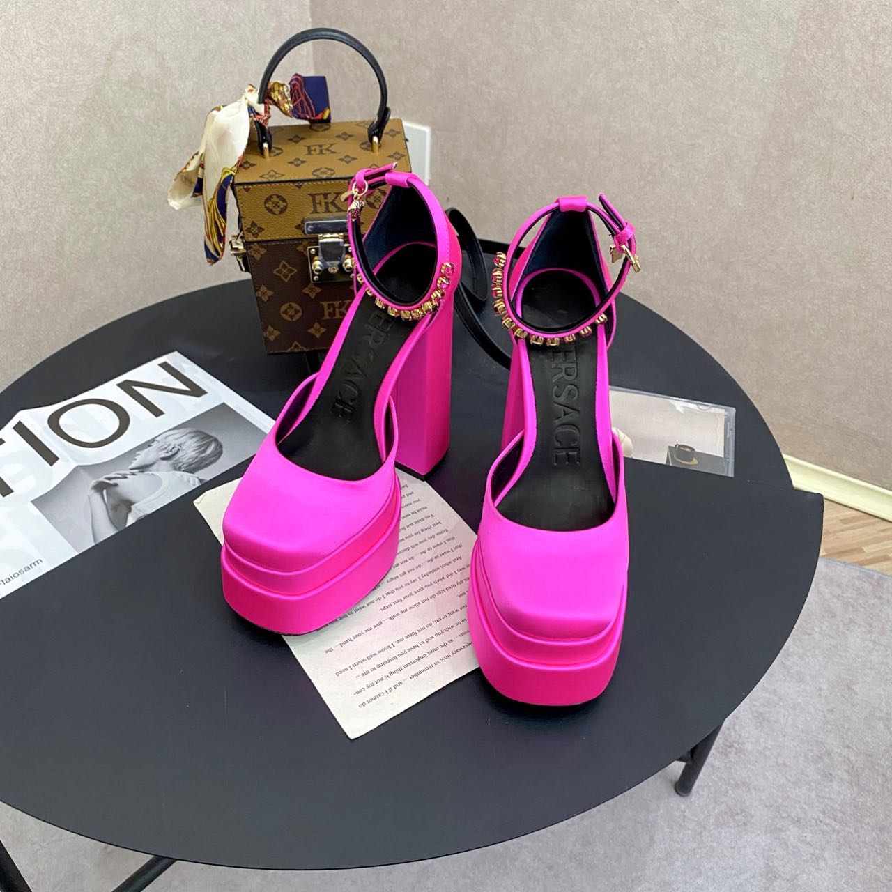 Versace Medusa Aevitsa Platform Pumps(15.5cm) - PerfectKickZ
