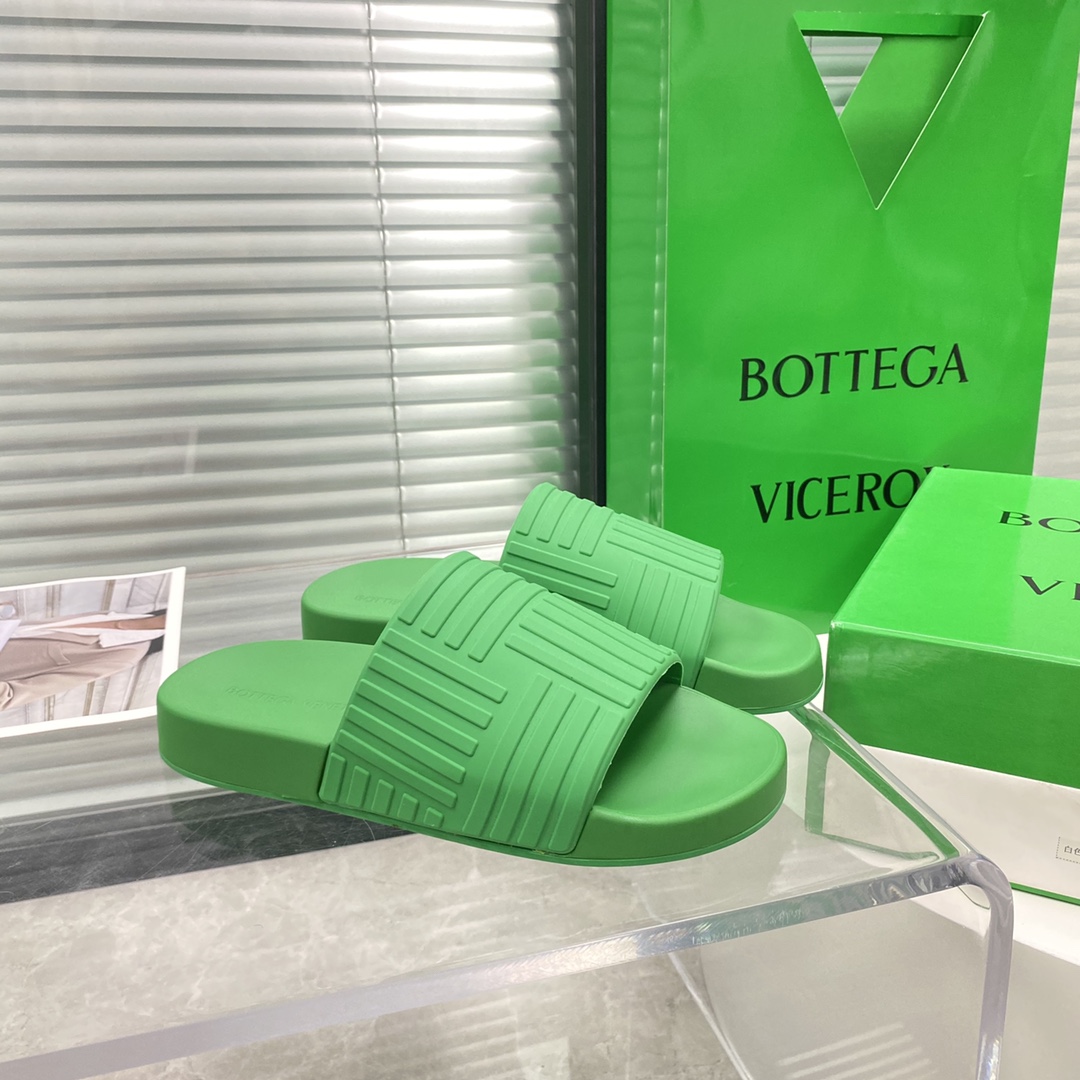Bottega Veneta Rubber slides - PerfectKickZ