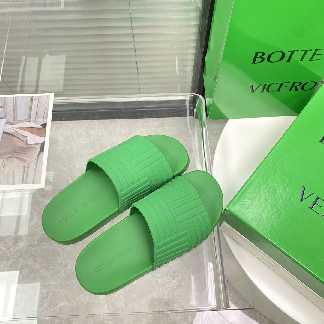 Bottega Veneta Rubber slides - PerfectKickZ