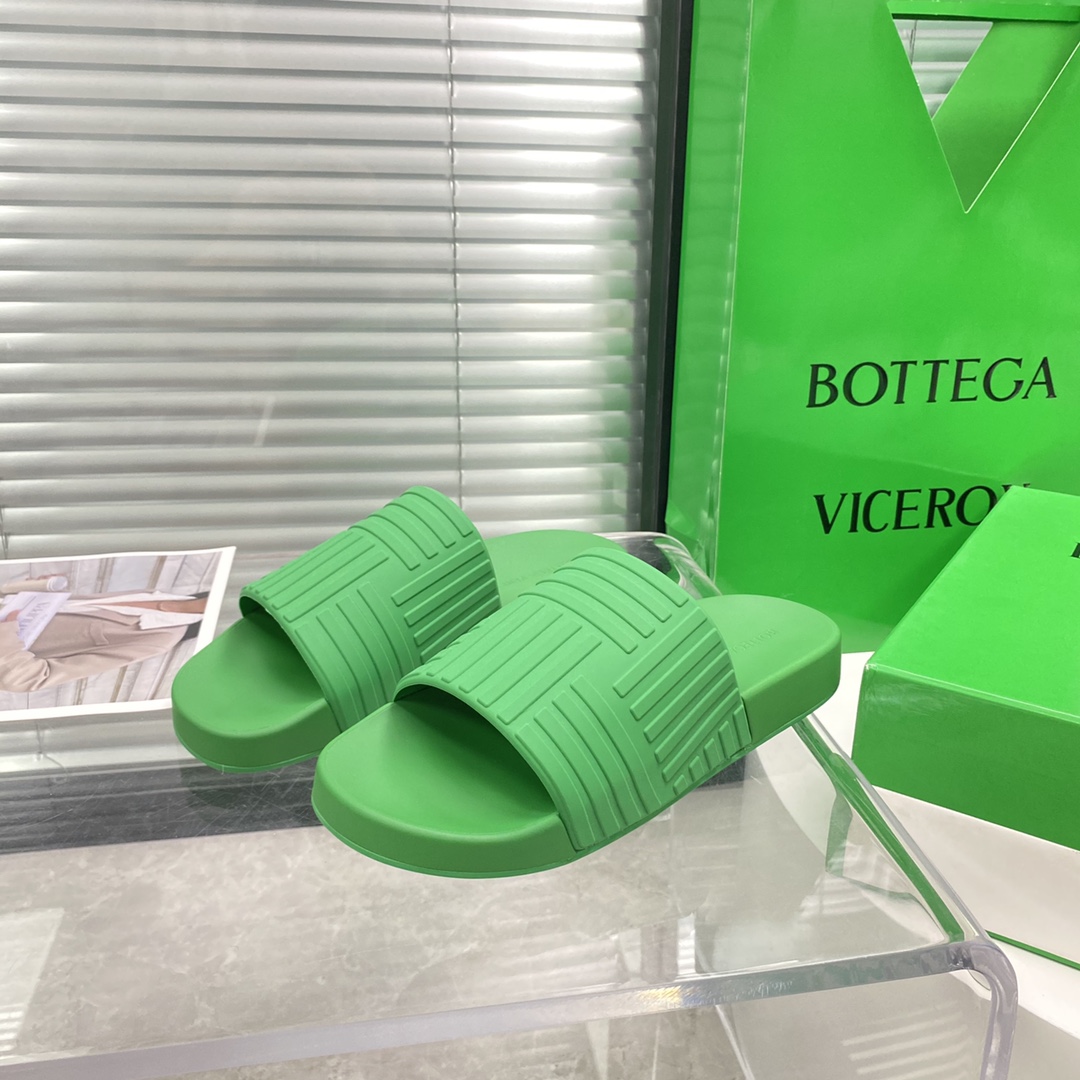 Bottega Veneta Rubber slides - PerfectKickZ