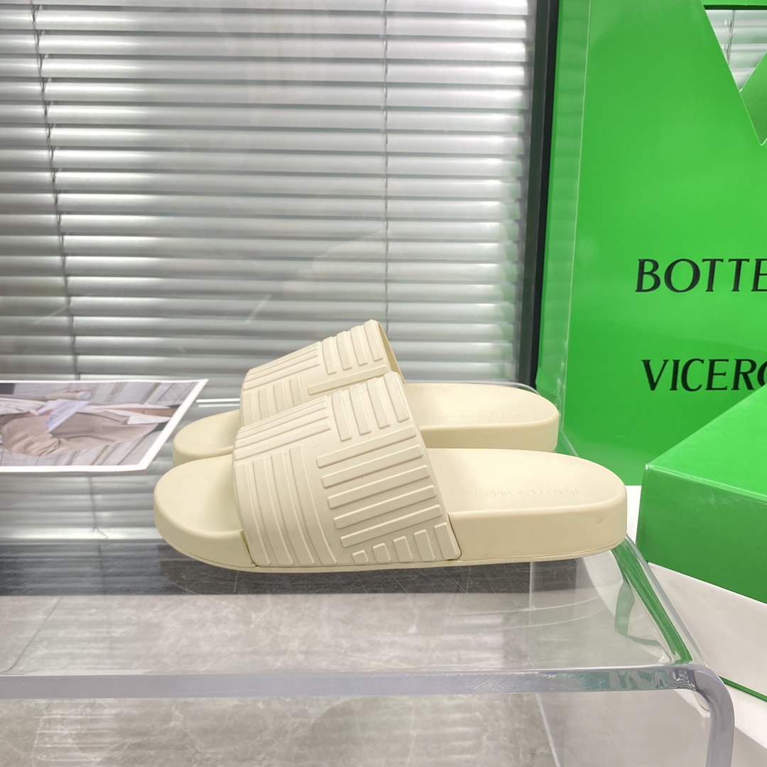 Bottega Veneta Rubber slides - PerfectKickZ