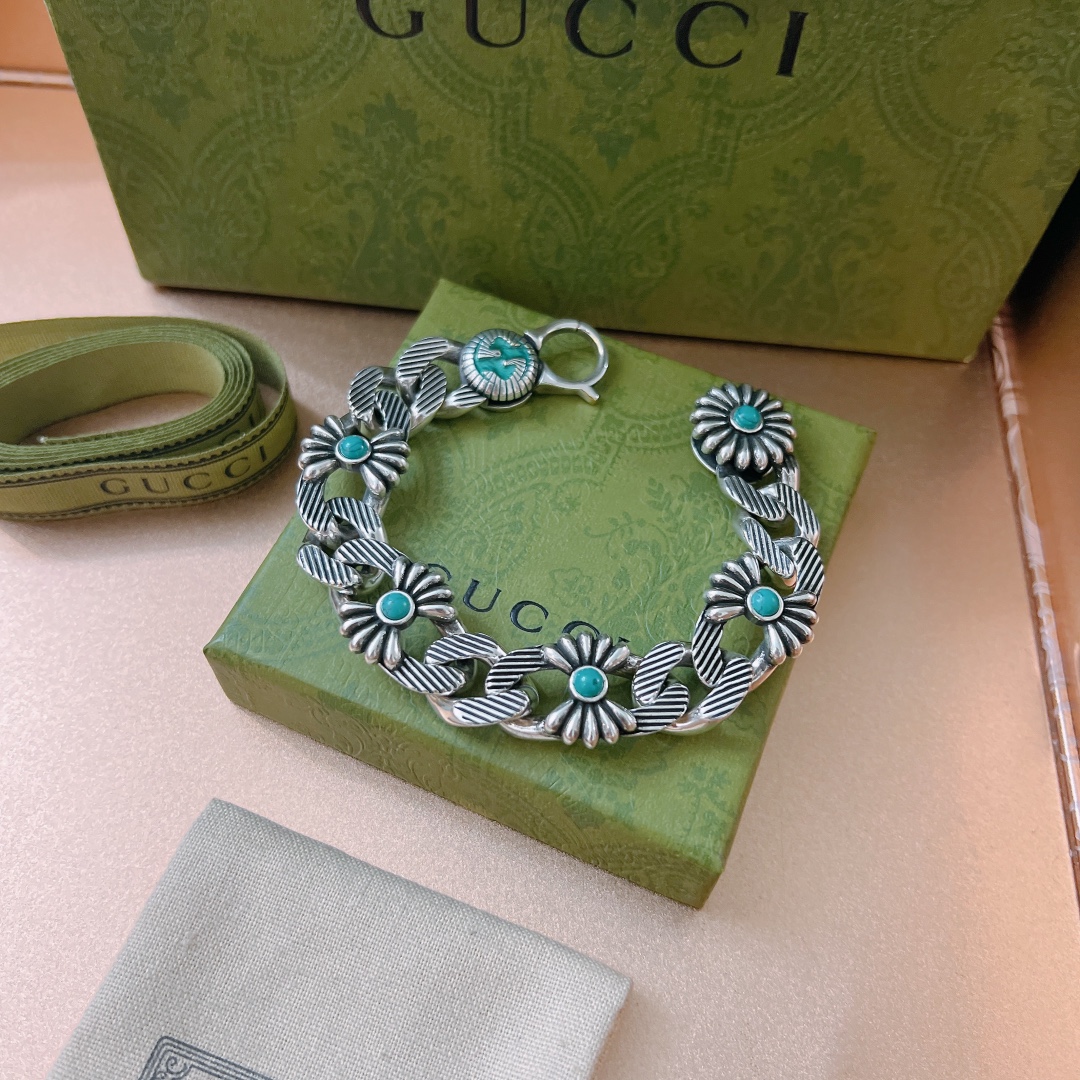Gucci Interlocking G Flower Bracelet - PerfectKickZ