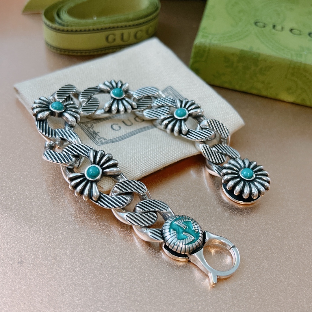Gucci Interlocking G Flower Bracelet - PerfectKickZ
