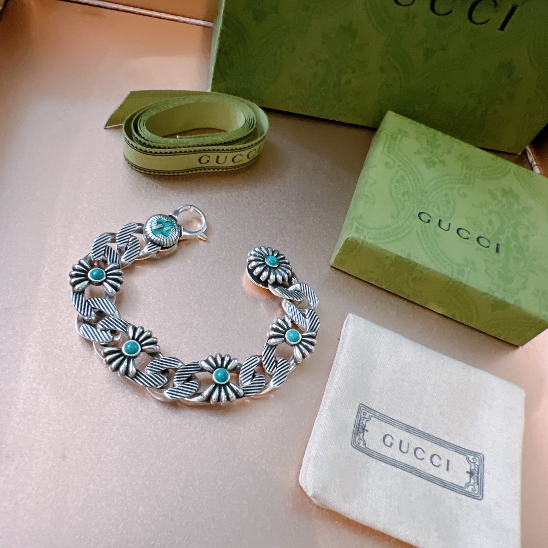 Gucci Interlocking G Flower Bracelet - PerfectKickZ