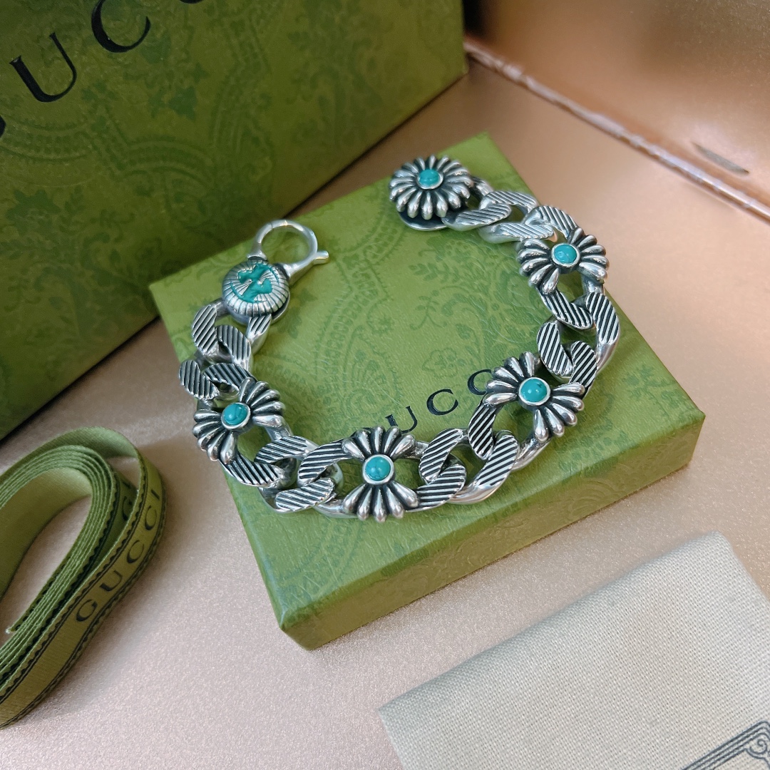 Gucci Interlocking G Flower Bracelet - PerfectKickZ