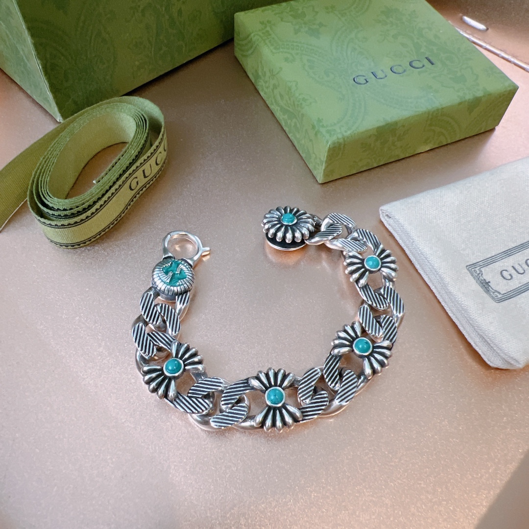 Gucci Interlocking G Flower Bracelet - PerfectKickZ