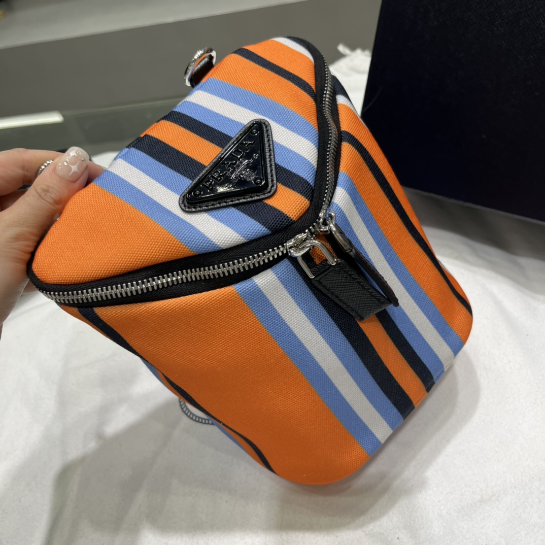 Prada Printed Canvas Shoulder Bag(21-15-15cm)   2VH147 - 