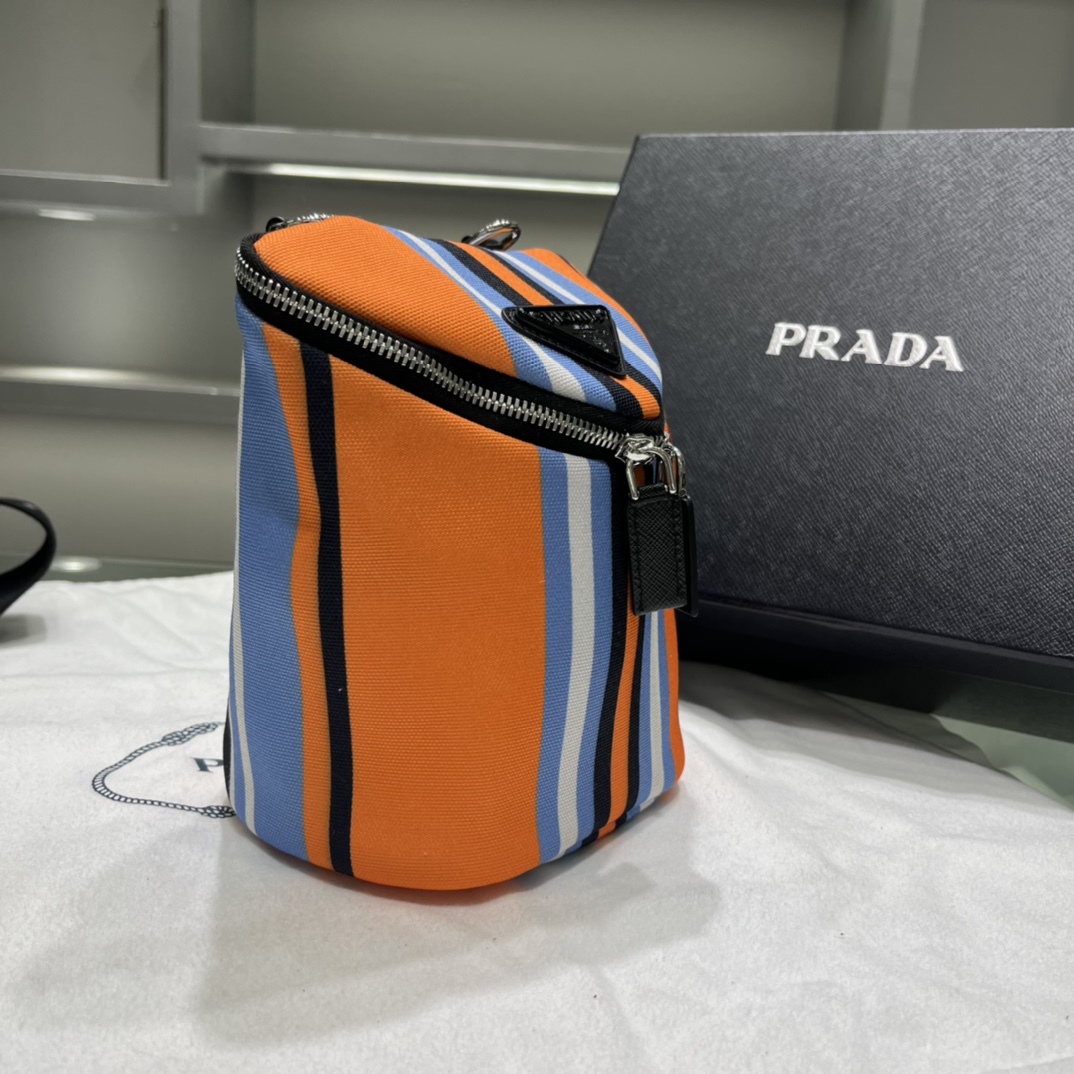 Prada Printed Canvas Shoulder Bag(21-15-15cm)   2VH147 - 
