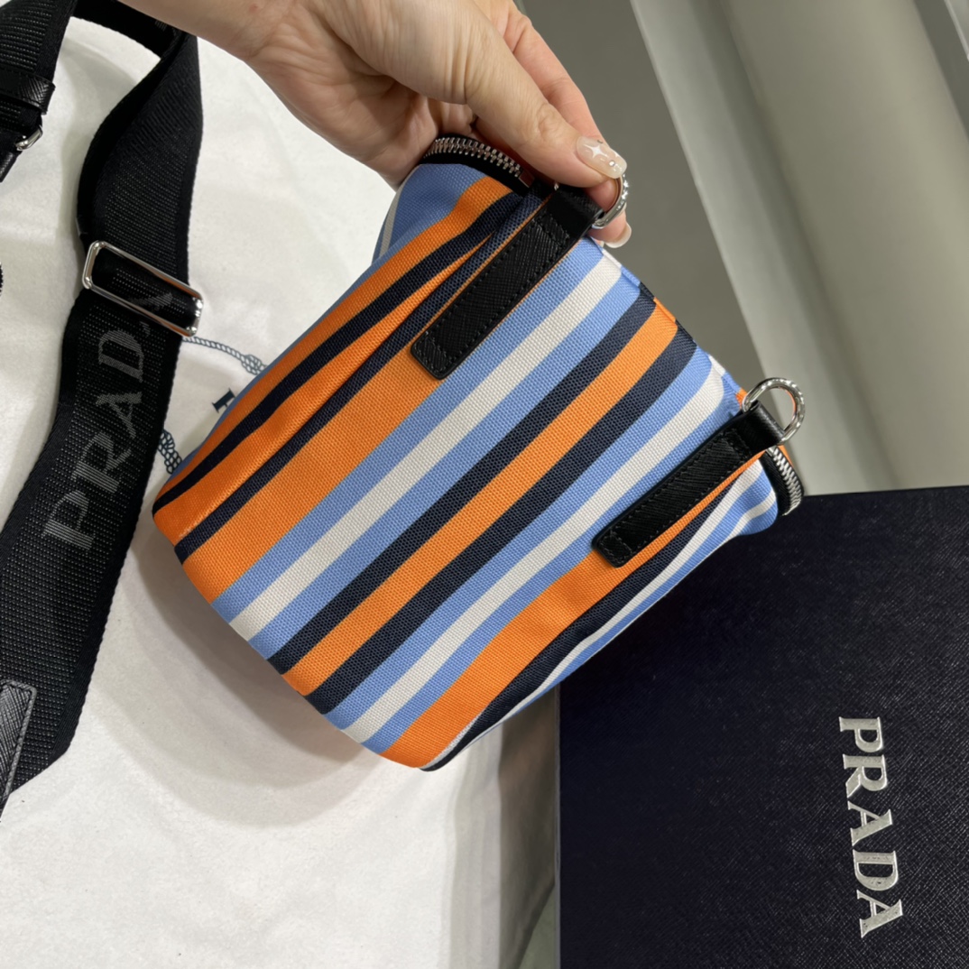 Prada Printed Canvas Shoulder Bag(21-15-15cm)   2VH147 - 