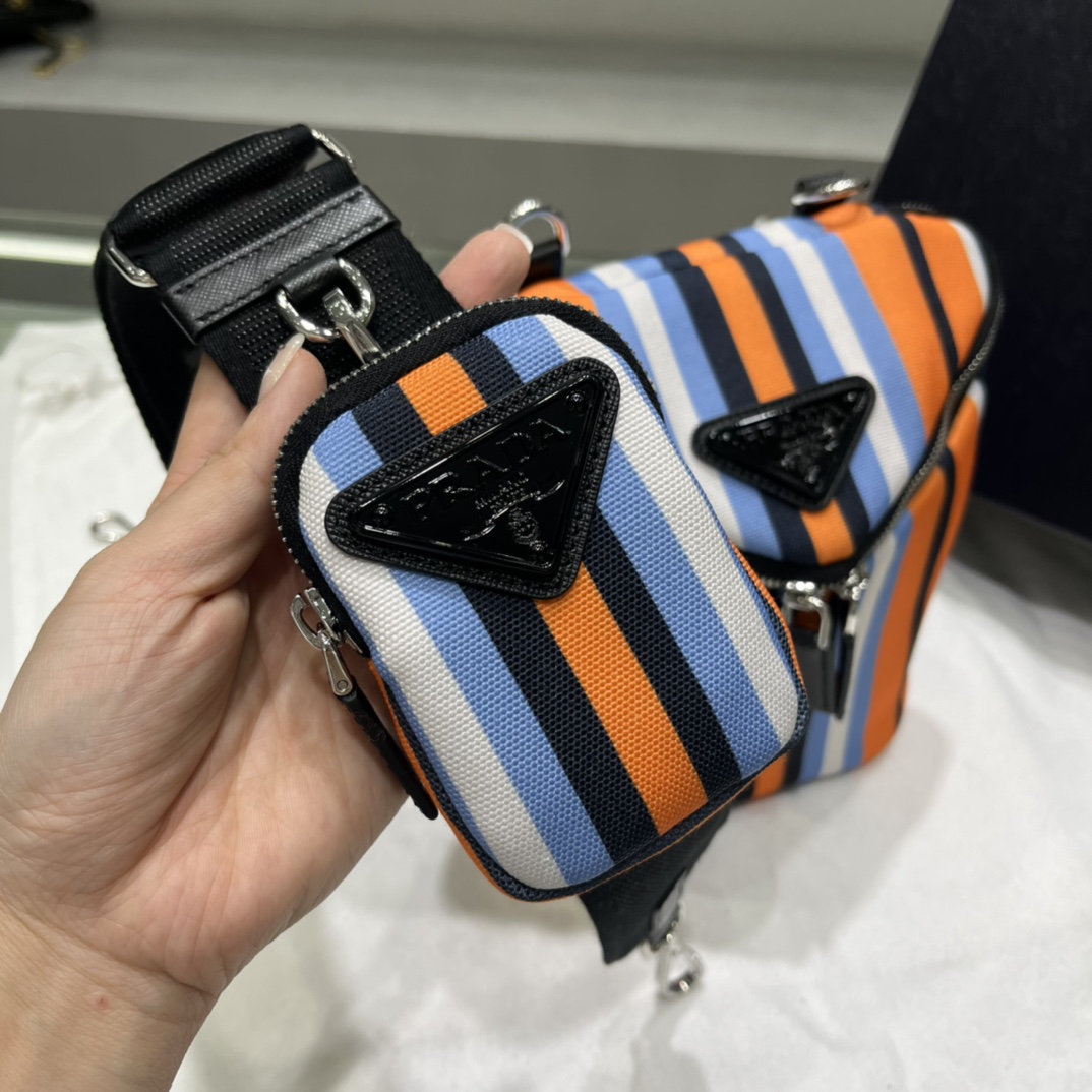 Prada Printed Canvas Shoulder Bag(21-15-15cm)   2VH147 - 