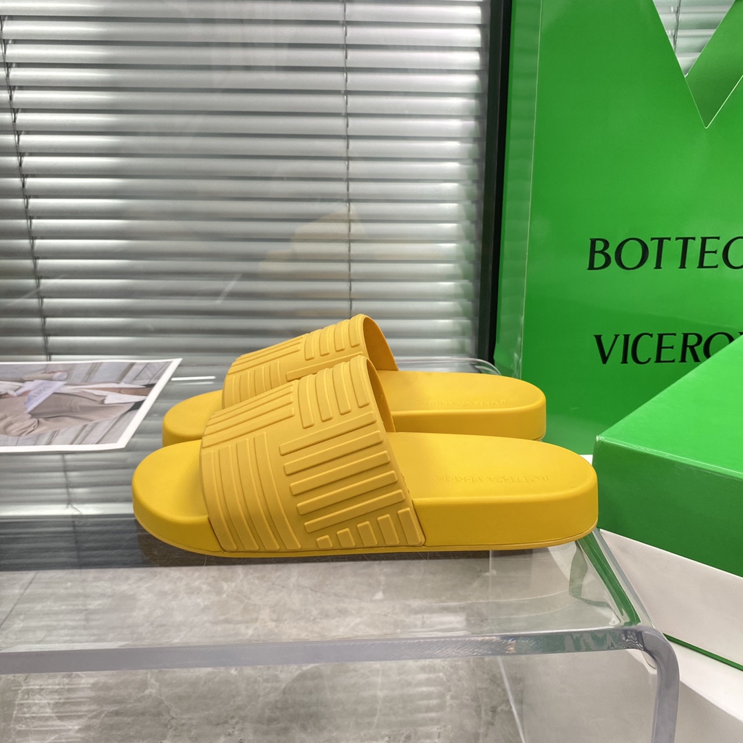 Bottega Veneta Rubber Slides - PerfectKickZ