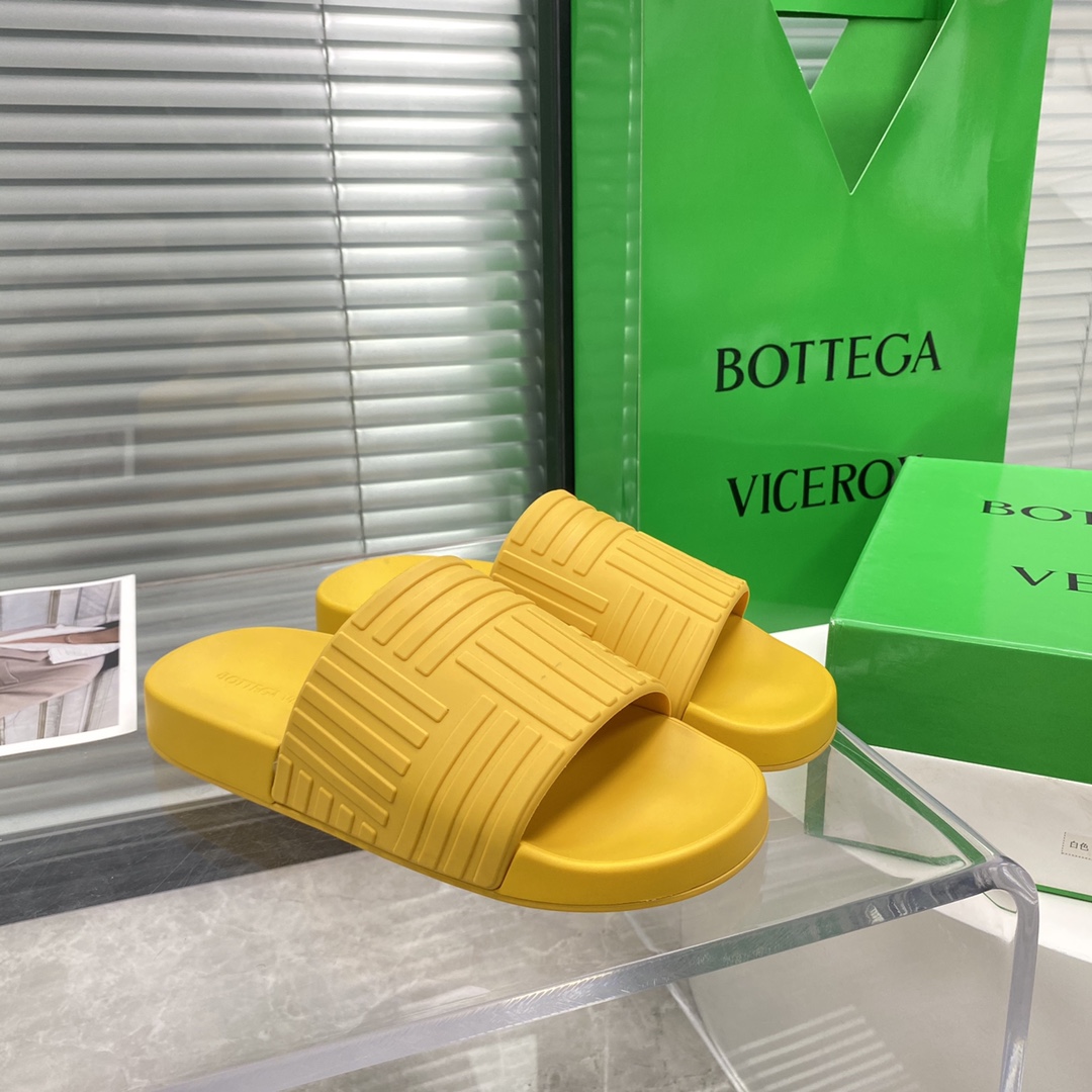 Bottega Veneta Rubber Slides - PerfectKickZ