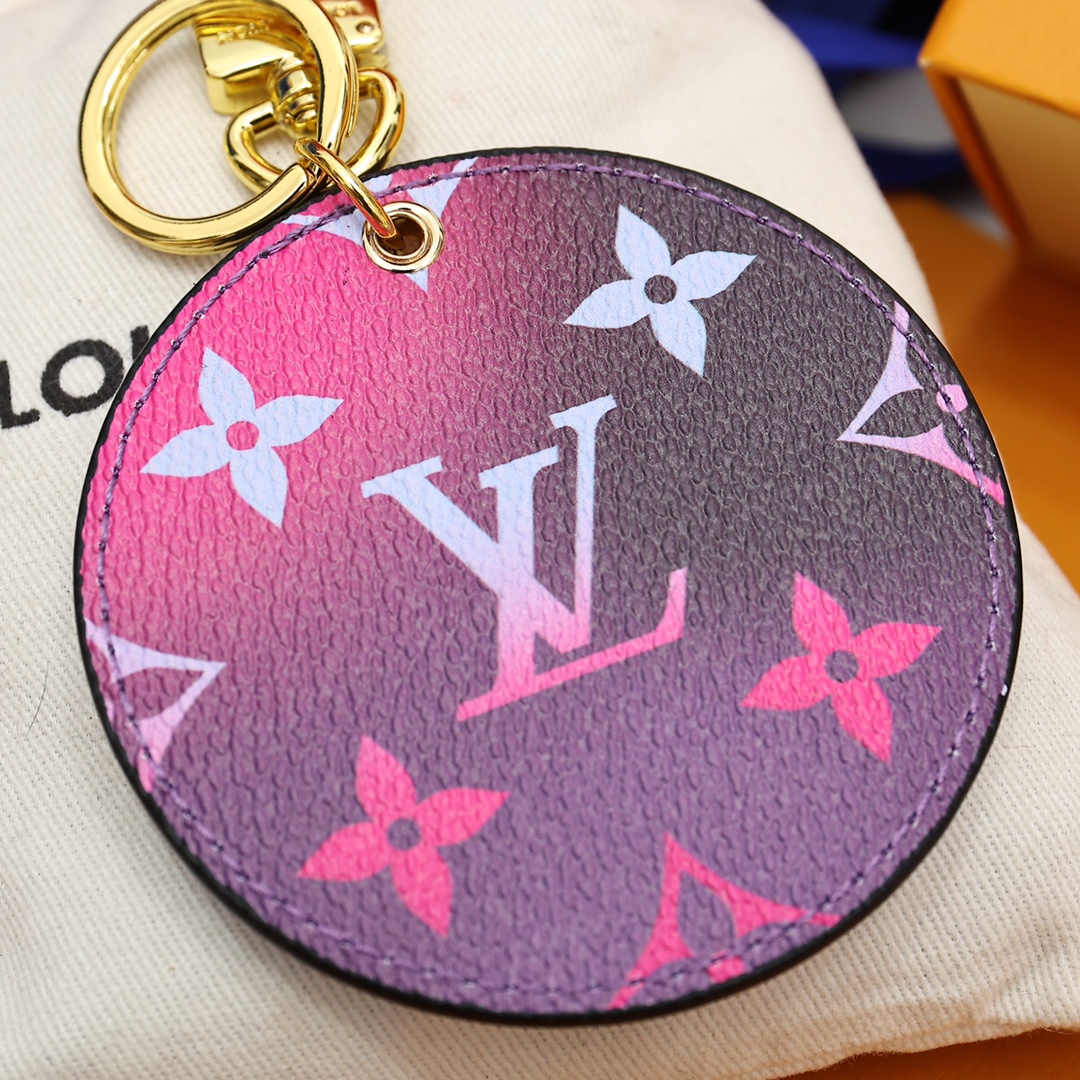 Louis Vuitton Illustre Bag Charm And Key Holder   M00665 - 