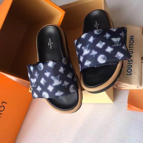 Louis Vuitton Pool Pillow Comfort Mules     1A9SMR - PerfectKickZ