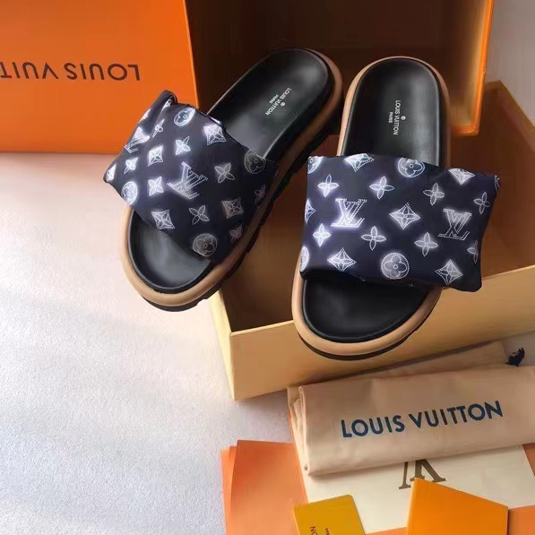 Louis Vuitton Pool Pillow Comfort Mules     1A9SMR - PerfectKickZ