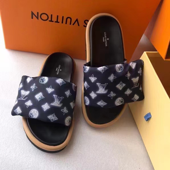 Louis Vuitton Pool Pillow Comfort Mules     1A9SMR - PerfectKickZ