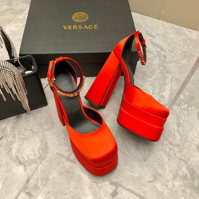 Versace Medusa Aevitsa Platform Pumps(15.5cm) - PerfectKickZ
