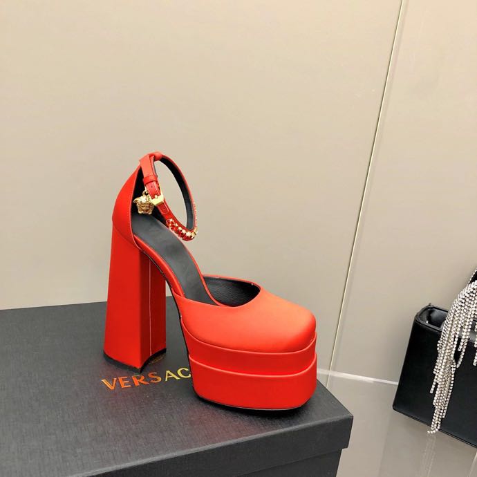 Versace Medusa Aevitsa Platform Pumps(15.5cm) - PerfectKickZ