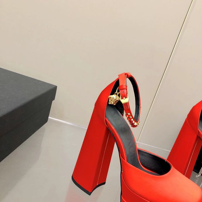 Versace Medusa Aevitsa Platform Pumps(15.5cm) - PerfectKickZ