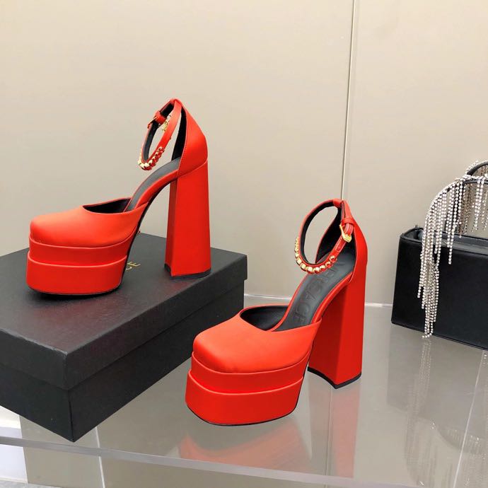 Versace Medusa Aevitsa Platform Pumps(15.5cm) - PerfectKickZ