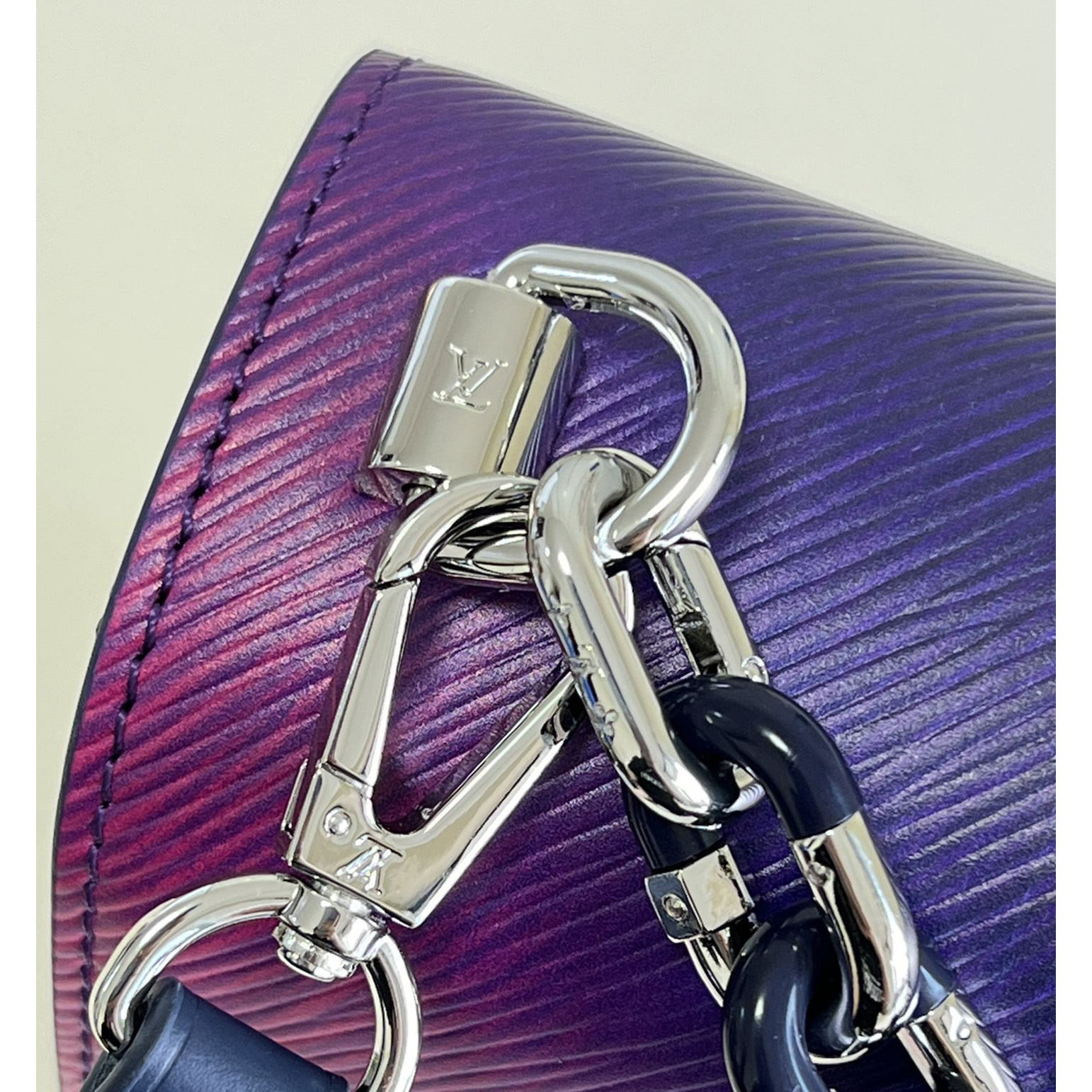 Louis Vuitton Twist MM Handbag(23-17-9.5CM)  M59894 - PerfectKickZ